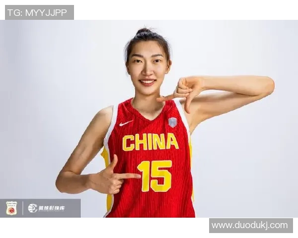 中国女篮迎来15岁2米04新星崛起偶像韩旭父亲曾为八一队球员 中国女篮迎来15岁2米04新星崛起偶像韩旭父亲曾为八一队球员