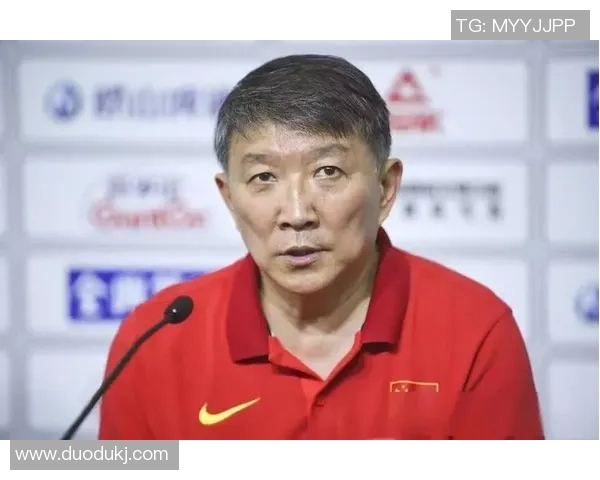 宫鲁鸣：在中国女篮的艰难时刻展现拙将智慧与老臣担当