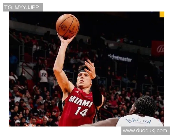 希罗表现出色砍下30分3助攻7篮板巴特勒虽有19分10篮板热火轻取76人送对手7连败 希罗表现出色砍下30分3助攻7篮板巴特勒虽有19分10篮板热火轻取76人送对手7连败